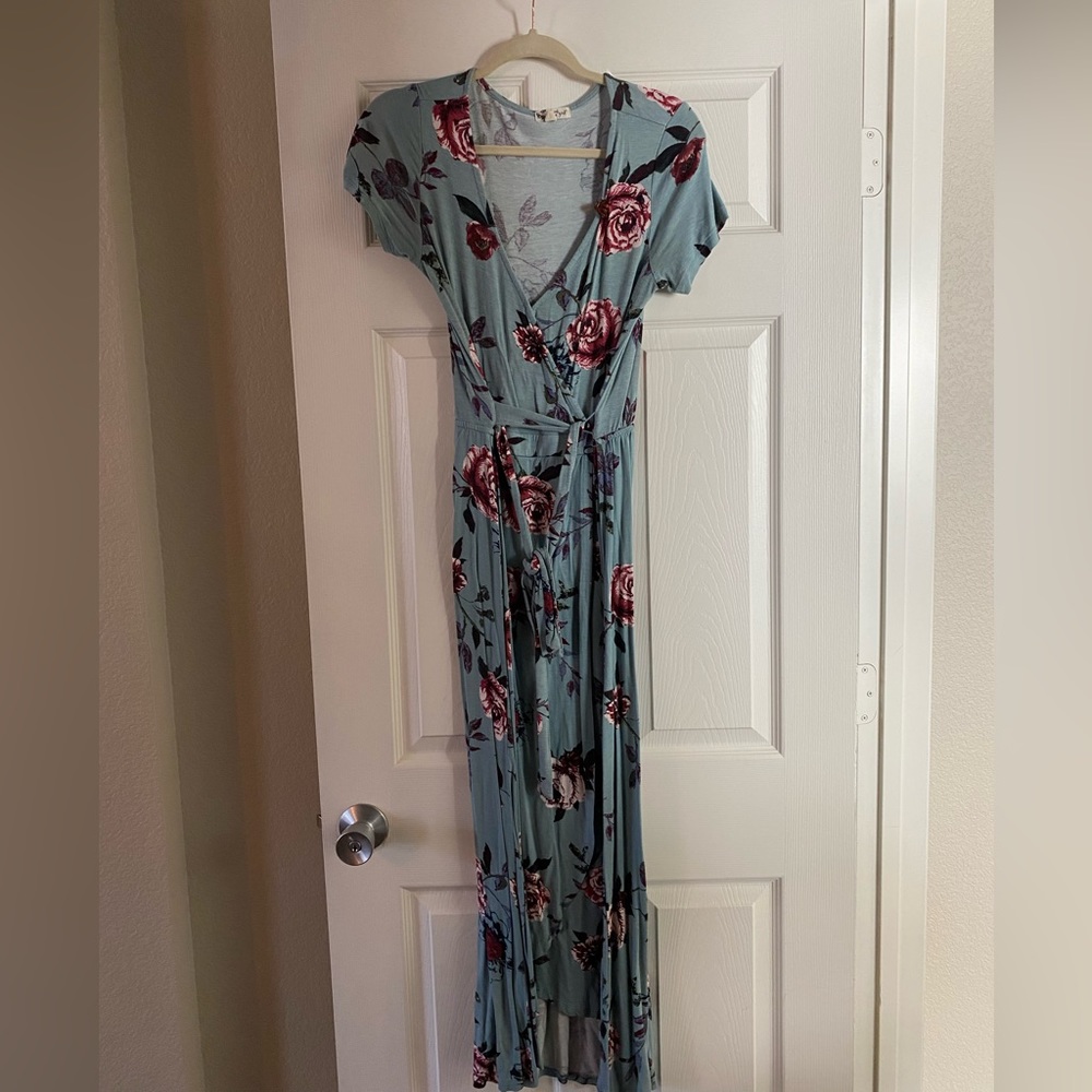 About a girl blue floral short sleeve dress size L